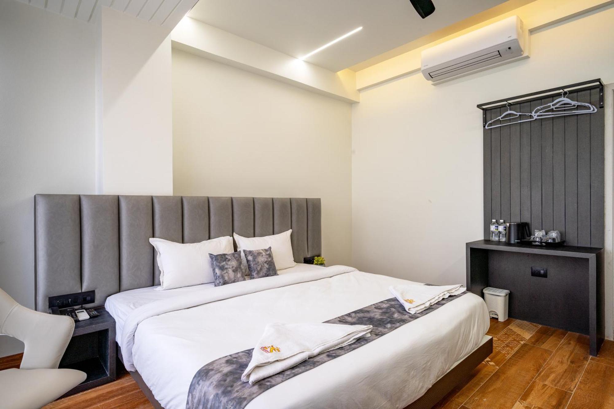 Hotel Darshan Executive Tuljapur Εξωτερικό φωτογραφία