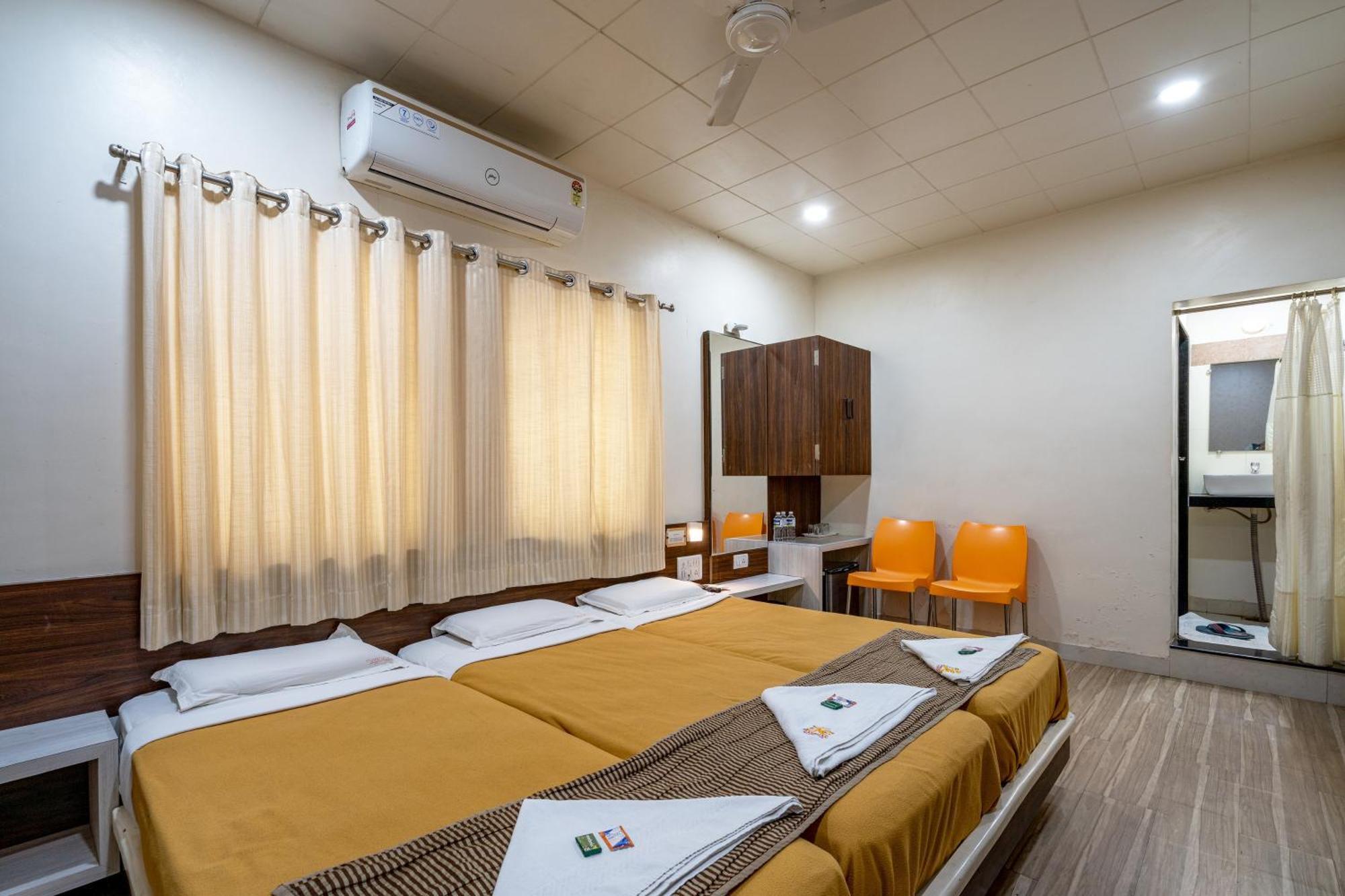 Hotel Darshan Executive Tuljapur Εξωτερικό φωτογραφία
