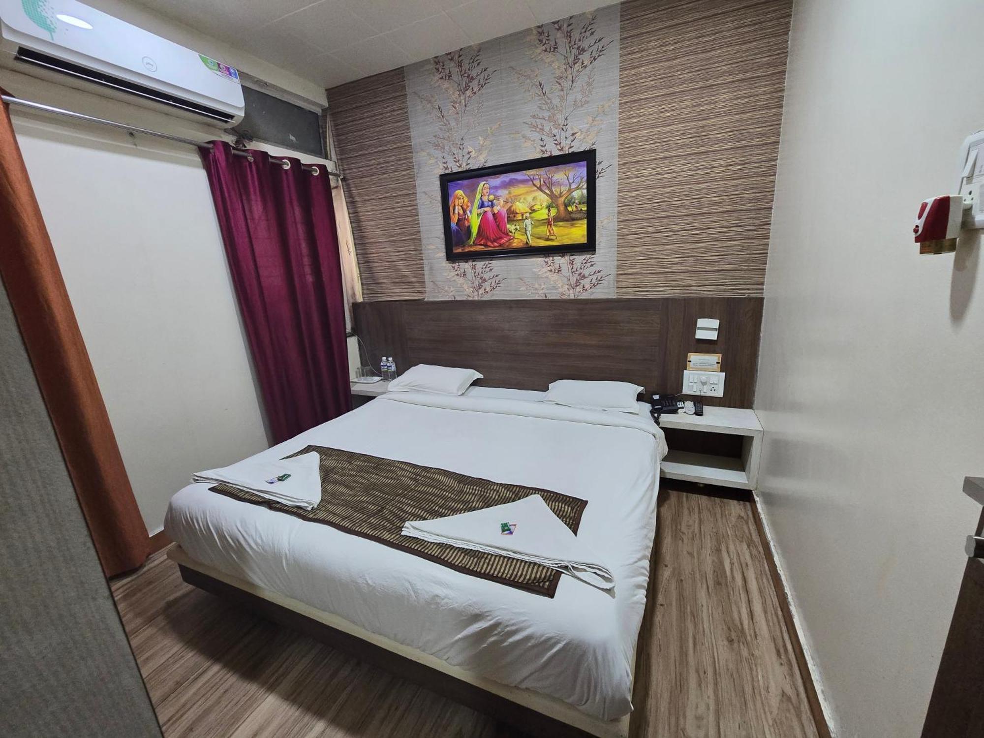 Hotel Darshan Executive Tuljapur Εξωτερικό φωτογραφία