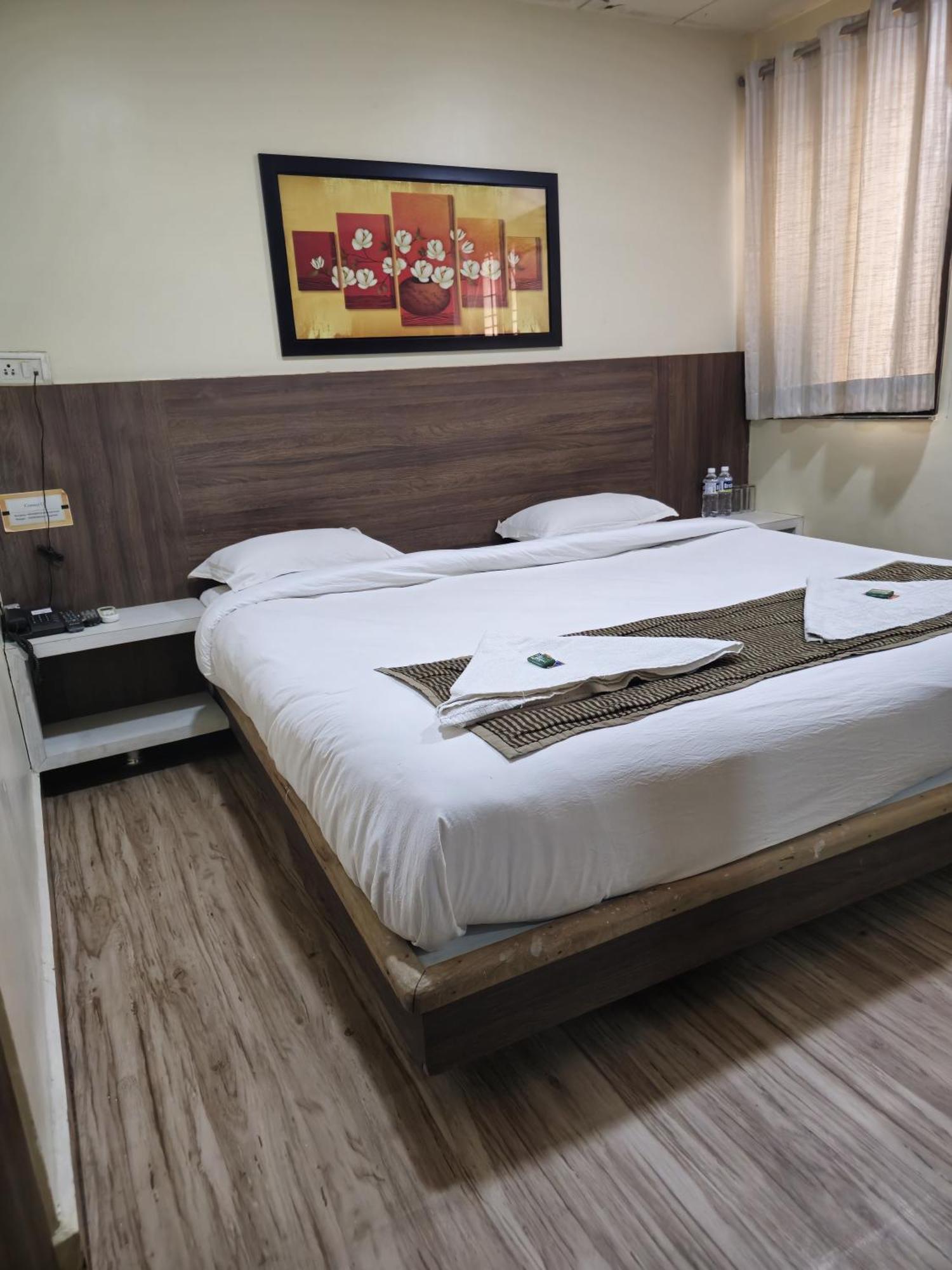 Hotel Darshan Executive Tuljapur Εξωτερικό φωτογραφία