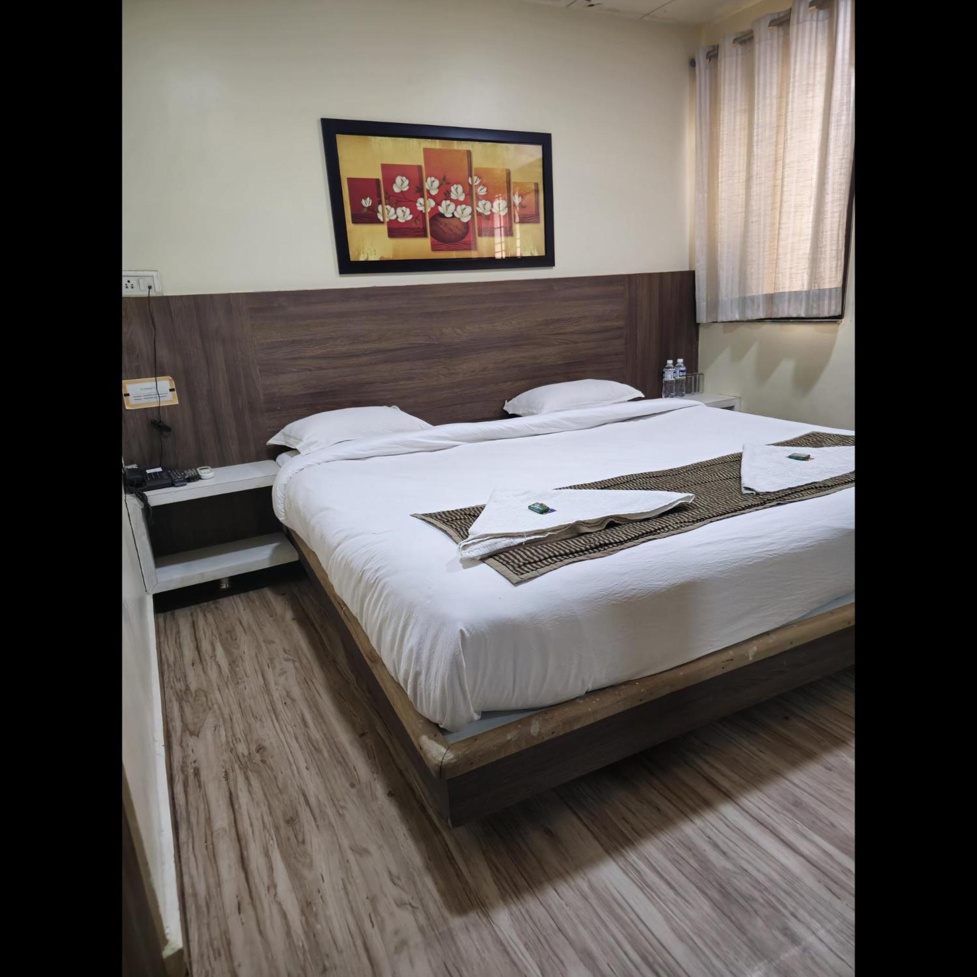 Hotel Darshan Executive Tuljapur Εξωτερικό φωτογραφία