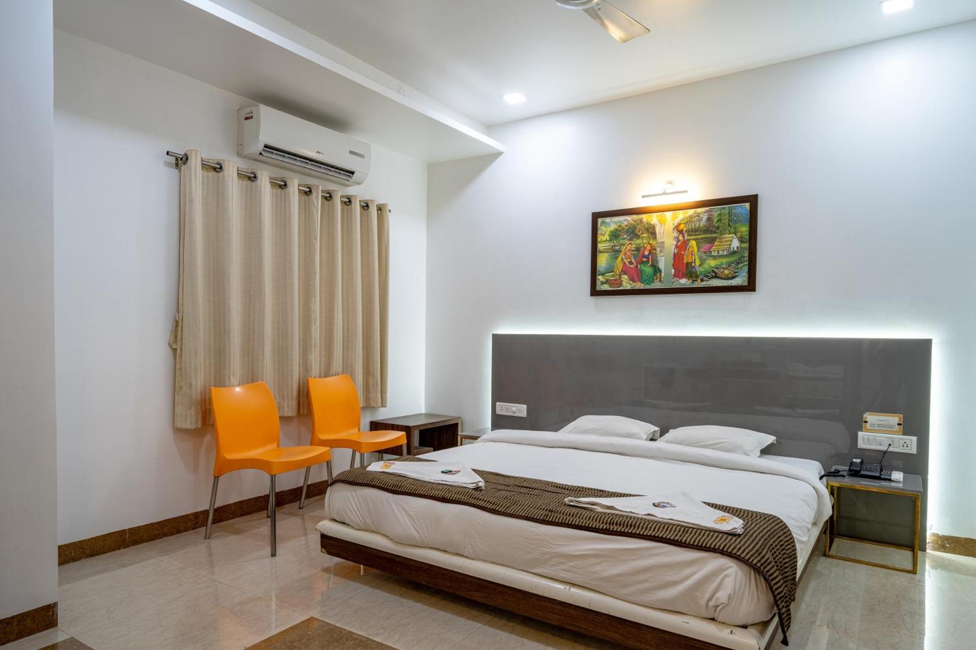 Hotel Darshan Executive Tuljapur Εξωτερικό φωτογραφία