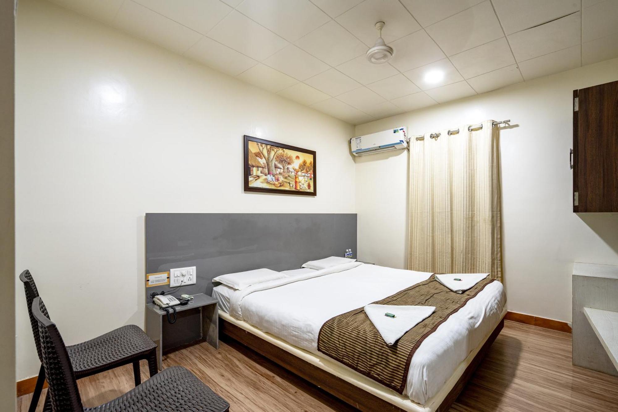 Hotel Darshan Executive Tuljapur Εξωτερικό φωτογραφία